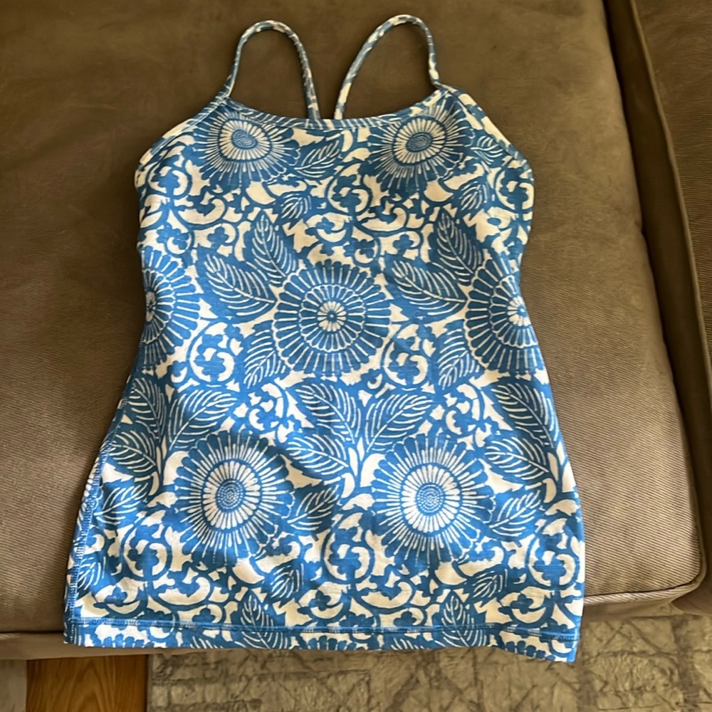 Work out top with built in bra and removable pads,